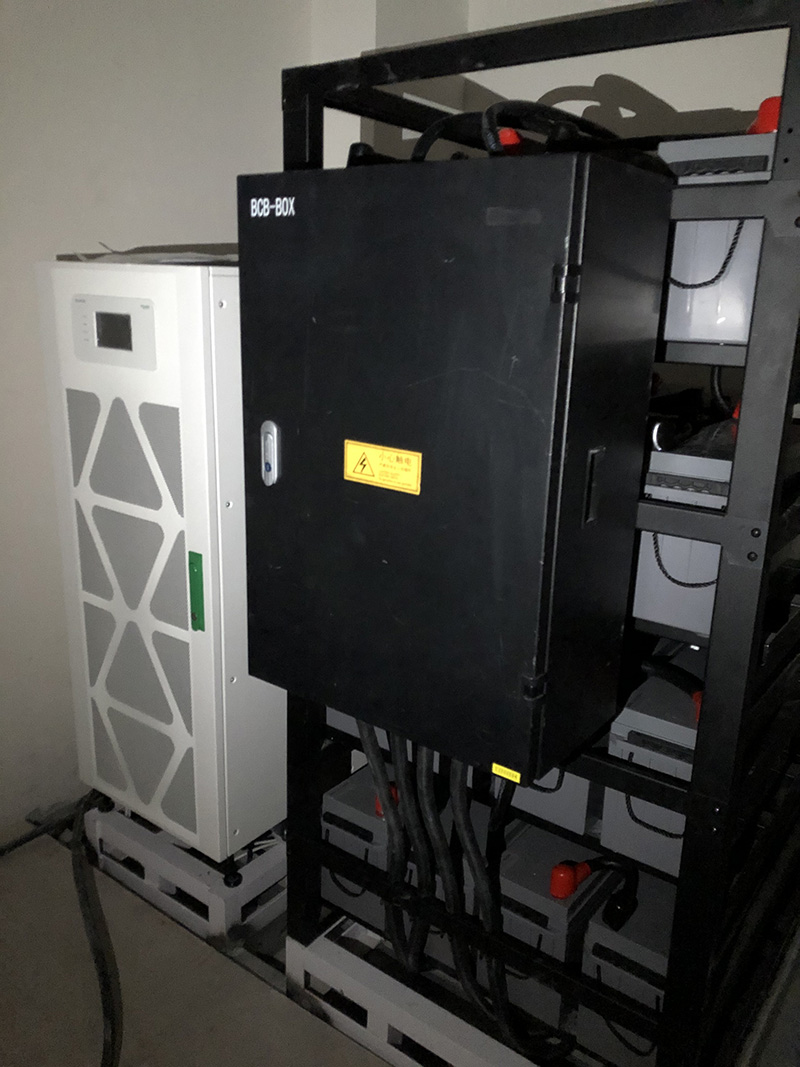 武汉某大学施耐德UPS120kVA